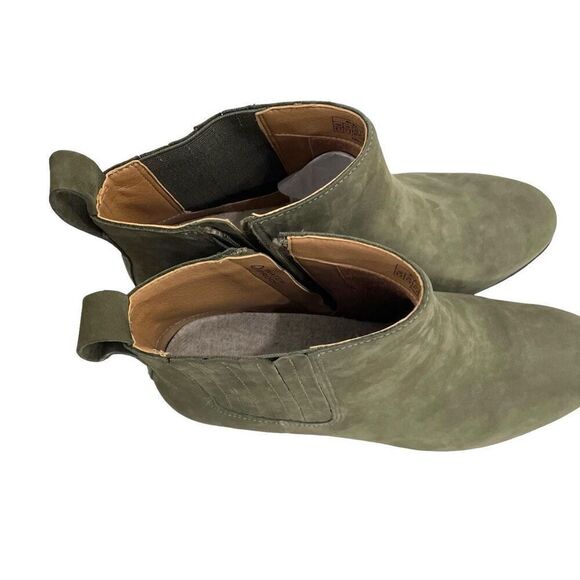 NEW Vionic Wilma leather Heeled Ankle Boots Size 9.5 olive green nubuck - Picture 5 of 11